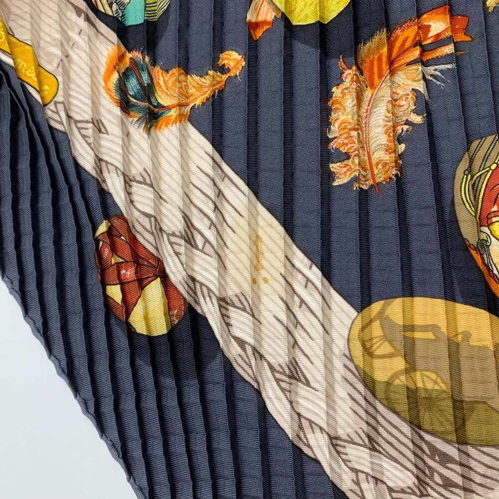 HERMES Latham pleated scarf/muffler in grey silk for men and women - Picture 8 of 9